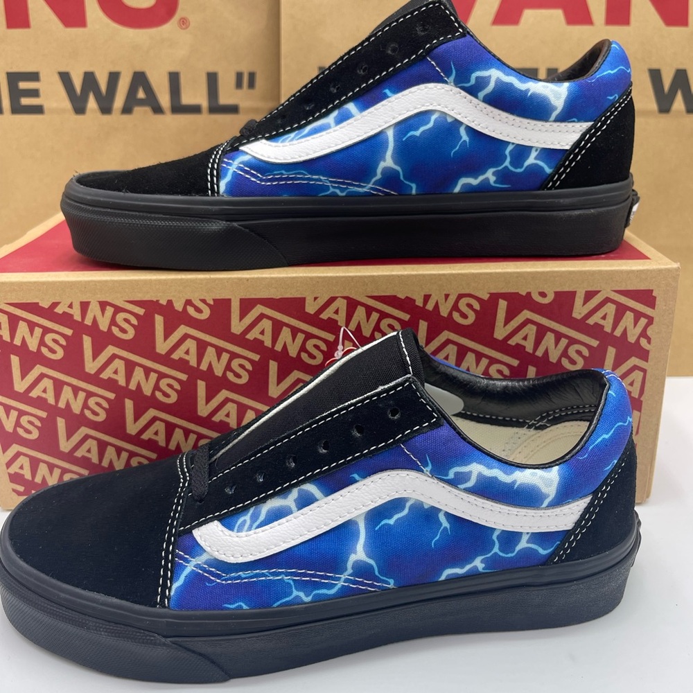 Vans WMNS Old Skool (Lightning) Black/Blue Sneakers
VN0A3WKT9FT